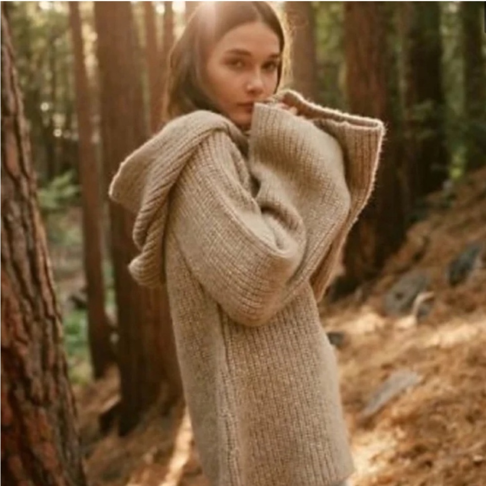 FLASH SALE!🎀DÔEN TUKU🎀 Hooded Sweater! Size M! VGUC!